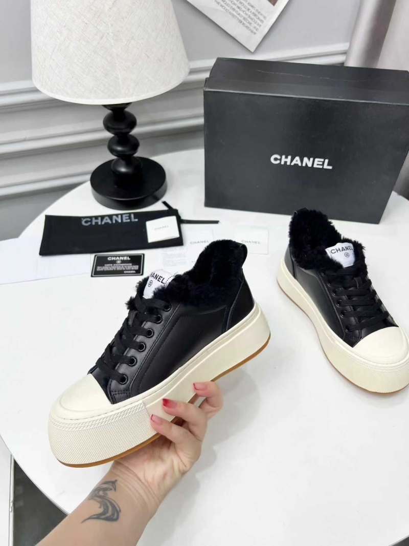 Ch**el sport shoes